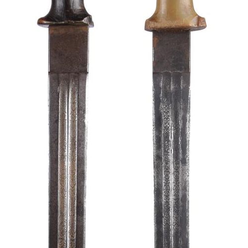 Null λ Etiopía: Menelik II: dos espadas, la primera con hoja ancha de doble filo&hellip;