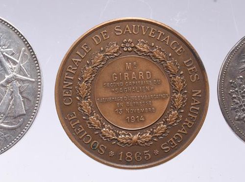 Null Trois médailles de récompense françaises : argent, 51 mm, tête de Marianne &hellip;