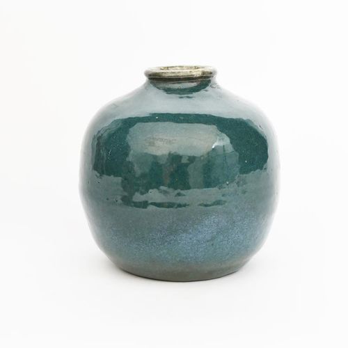 Null 
‡ Frances Richards (1903-1985) un vase en grès daté de 1912, de forme ovoï&hellip;