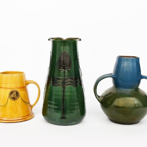 Null Un vase Art Nouveau C H Brannam Barum Ware fabriqué pour Liberty & Co, de f&hellip;