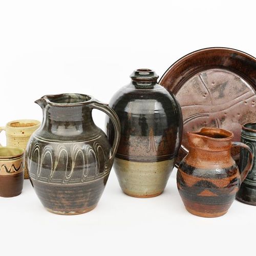 Null Ray Finch MBE (1914-2012), eine Vase von Winchcombe Pottery, geschultert, m&hellip;
