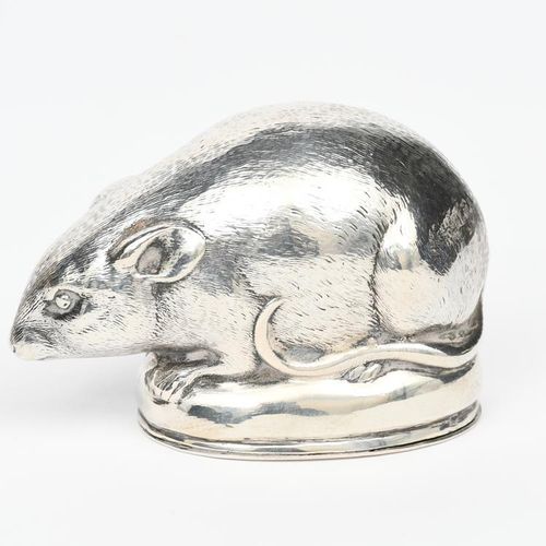Null Una tabacchiera d'argento modellata come un topo, con coperchio a cerniera,&hellip;