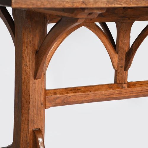 Null 一张好的戈登-拉塞尔橡木Wishbone桌子，长方形的桌面在三个带有凸起支撑的Wishbone支架上，有两个倒角的八角形腿，没有签名，183 x 85&hellip;