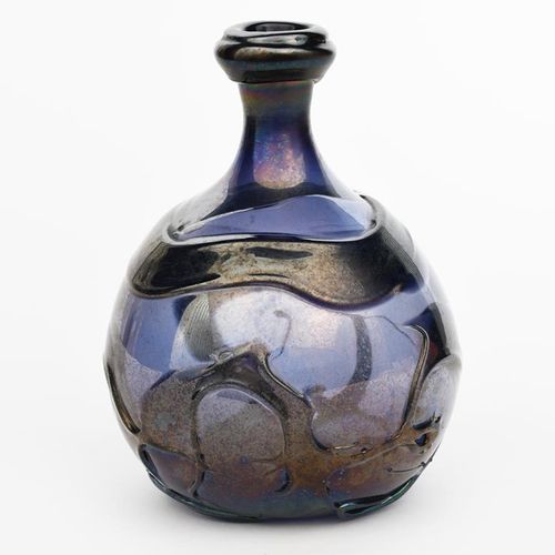 Null 
‡ Samuel J Herman (1936-2020) 1969年的玻璃瓶，卵形的瓶颈，表面装饰有痕迹和紫色彩虹，刻有Samuel J Herm&hellip;