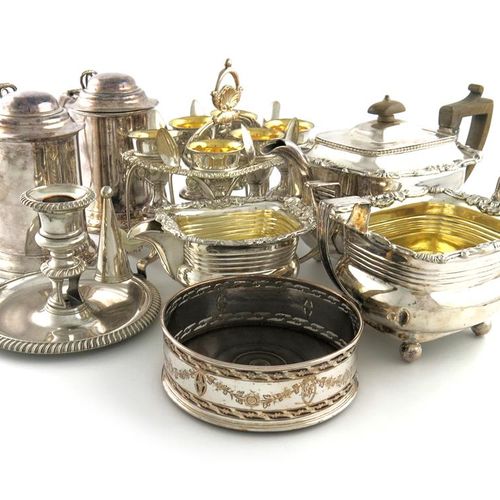 Null A mixed lot of old Sheffield plated items, comprising: a six-egg cup frame,&hellip;