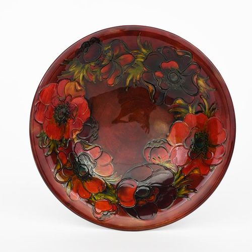Null Anémone", un bol en poterie Moorcroft conçu par Walter Moorcroft, peint en &hellip;