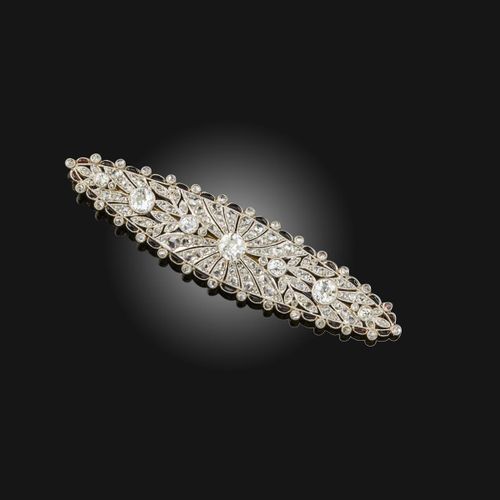 Null Belle-Époque-Brosche aus Onyx und Diamanten, elliptischer Umriss mit floral&hellip;