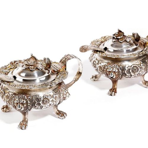 Null A PAIR OF WILLIAM IV SILVER MUSTARD POTS BY WILLIAM EATON, LONDON, 1830 of &hellip;