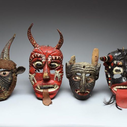 Null 四个格雷罗 "魔鬼 "面具 墨西哥彩绘，有布、头发、玻璃珠、皮革和角，高30厘米、34厘米、37厘米和44厘米。(4) 出处：罗米-雷伊收藏，伦敦。
