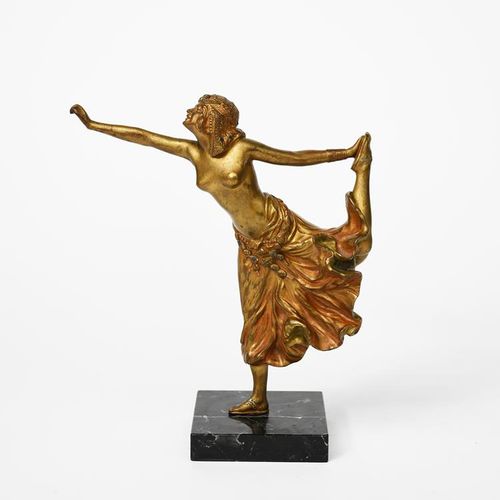 Null 克莱尔-让娜-罗伯特-科利内特 (1880-1950) 
埃及舞者。 
镀金的新艺术派青铜作品，一个女人站着，单腿平衡，戴着异国情调的头饰和飘逸的裙子&hellip;