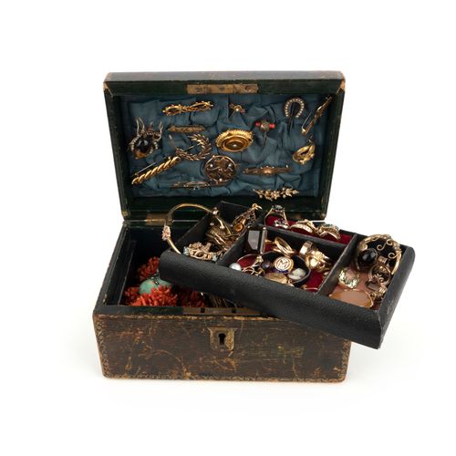 Null λ Importante collection de bijoux, 19e et 20e siècles, comprenant : une bag&hellip;