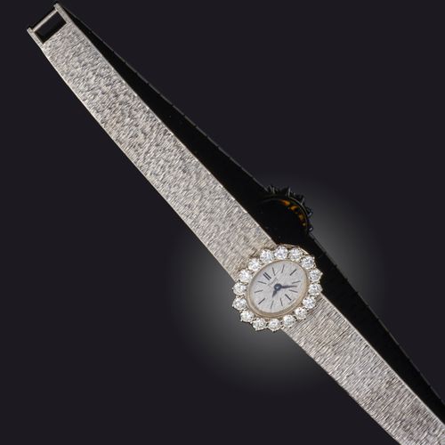 Null Piaget, montre-bracelet pour dame en diamants, vers 1970, cadran ovale bros&hellip;