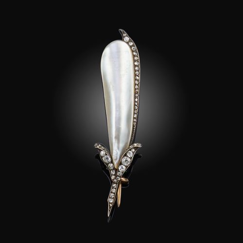 Null Broche victorienne en nacre et diamants, fin du 19e siècle, conçue comme un&hellip;