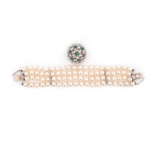 Null Vourakis, un bracelet en perles de culture, émeraudes et diamants, le fermo&hellip;