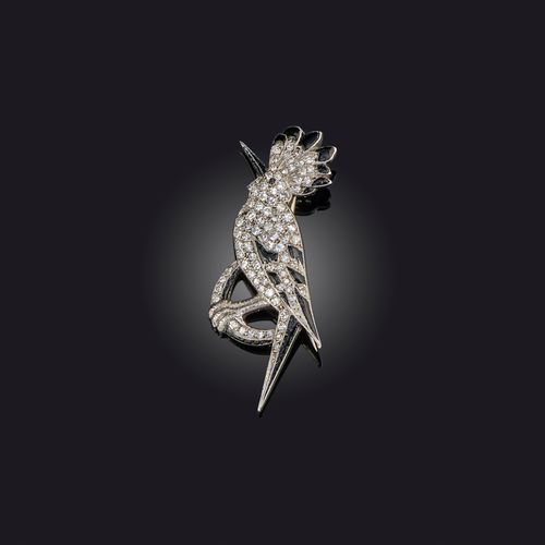 Null Broche Art Déco en émail et diamants, années 1920, conçue comme une huppe s&hellip;