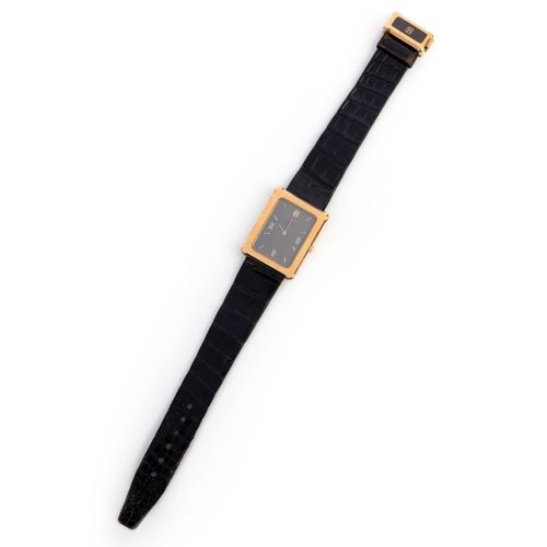 Null Rothschild, une montre-bracelet en or, de forme rectangulaire avec un cadra&hellip;