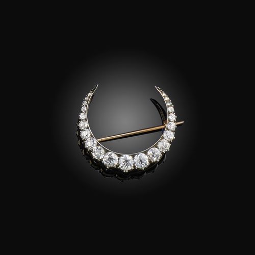 Null Broche victorienne en diamant, fin du 19e siècle, conçue comme un croissant&hellip;