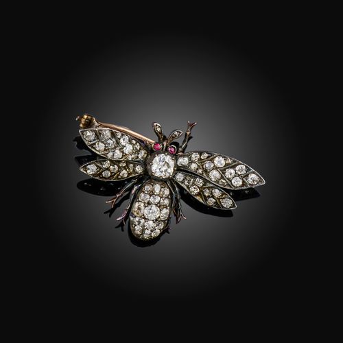 Null Broche victorienne en diamant et rubis, fin du 19e siècle, conçue comme une&hellip;