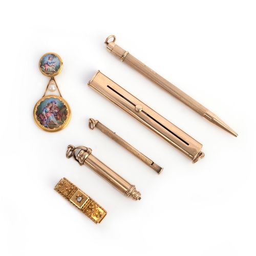 Null Six gold items, including three 9ct gold propelling pencils, one by S.Morda&hellip;