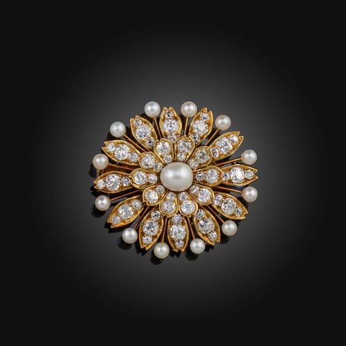 Null Broche en perles et diamants, fin du 19e siècle, conçue comme une fleur, ce&hellip;