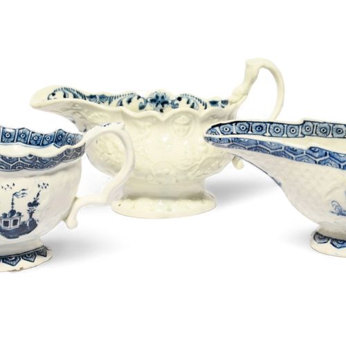 Null Three English porcelain blue and white sauceboats, c.1770-80, one Seth Penn&hellip;