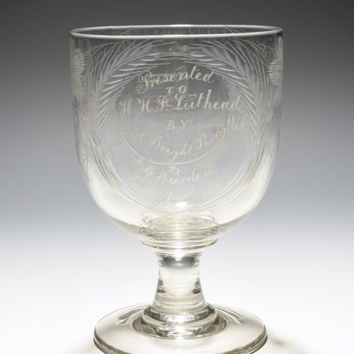 Null Grande bicchiere di vetro di interesse fotografico, datato 1857, con inciso&hellip;