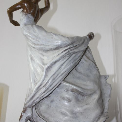 CANTIN Josiane "Sofia" Bronze réalisé à la cire perdue Fondeur d'Art de Blain H &hellip;