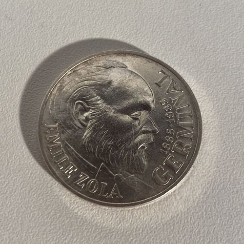 Une pièce de 100 Fr Francs en argent datée de 1985 EMILE ZOLA PB : 15 g Mise à p&hellip;