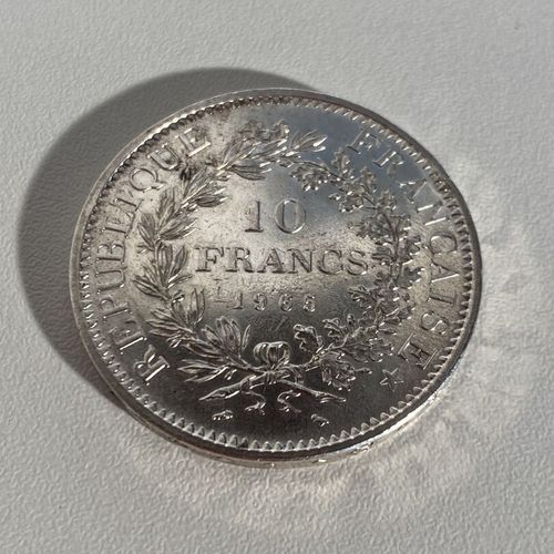Une pièce de 10 Fr Francs en argent datée de 1965 HERCULE PB : 24.97 g Mise à pr&hellip;