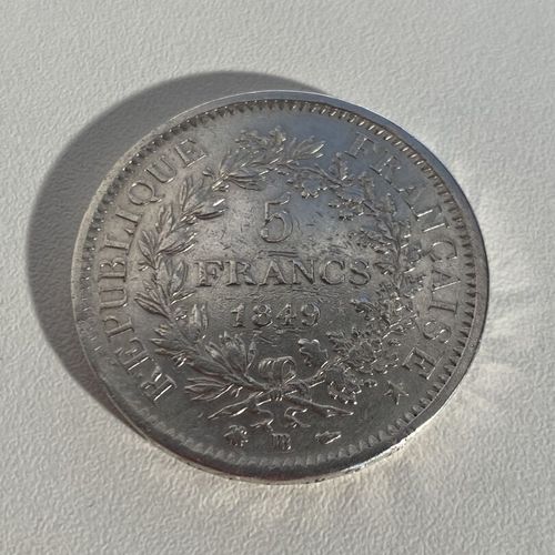 Une pièce de 5 Fr Francs en argent datée de 1845 HERCULE Mise à prix : 10 euros &hellip;
