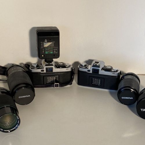 Un lot de photographie comprenant : deux appareils photos et 4 objectifs MINOLTA&hellip;