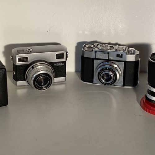 Un lot d'appareils photo Icarex 35CS (3,4/35) Obj. (4/135) Baby Box (3x4) Werra &hellip;