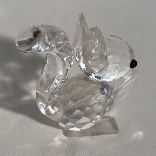 Un écureuil en cristal facetté signé SWAROVSKI PB : 28.63 g Mise à prix : 10 eur&hellip;