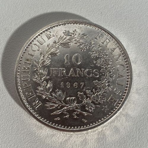 Une pièce de 10 Fr Francs en argent datée de 1967 HERCULE PB : 24.94 g Mise à pr&hellip;