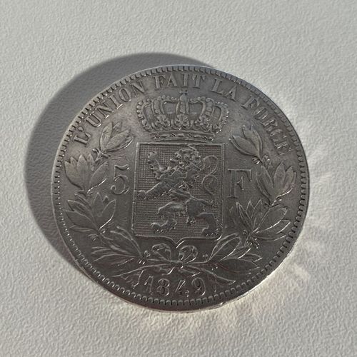 Une pièce de 5 Fr Francs en argent datée de 1849 LEOPOLD ROI DES BELGES Mise à p&hellip;