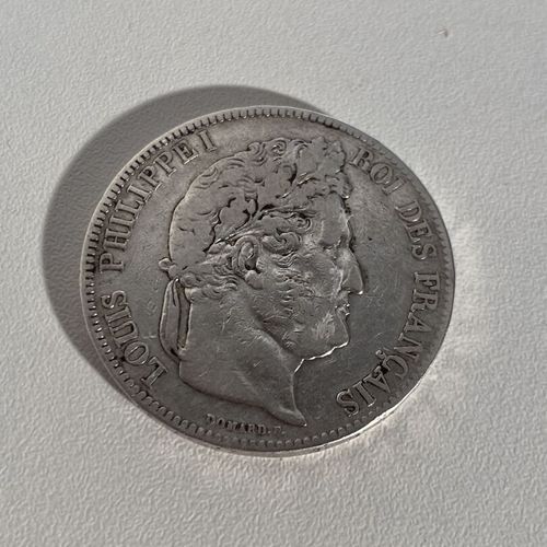 Une pièce de 5 Fr Francs en argent datée de 1839 PB : 24.69 g Mise à prix : 10 e&hellip;