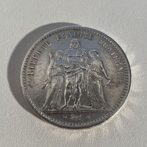 Une pièce de 5 Fr Francs en argent datée de 1845 HERCULE Mise à prix : 10 euros &hellip;