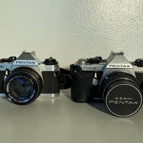 Un lot d'appareils photo Asahi Pentax Winder ME MG 24x36 (1,4/50) Spotmatic (1,8&hellip;