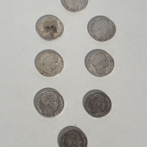 Un lot de 8 pièces de 10 francs des années 1934, 1938, 1948 Mise à prix : 10 eur&hellip;