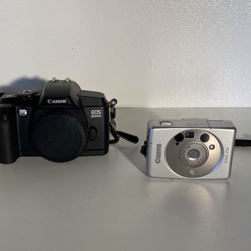 Un lot d'appareils photo CANON EOS 500 (3876) EOS 1000 (35x80) Ixus EOS 5000 En &hellip;