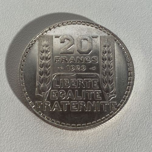 Une pièce de 20 Fr Francs en argent datée de 1929 PB : 19.91 g Mise à prix : 10 &hellip;