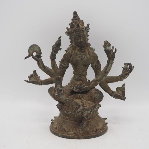Null Déesse Shiva 19/20èS : Bronze à patine brun vert, H : 18, L : 17, P : 10 cm