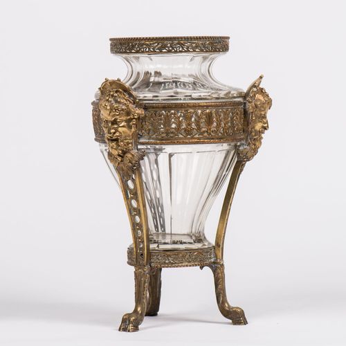 Vase en cristal, probablement de Saint Louis, à côtes plates, dans une monture e&hellip;