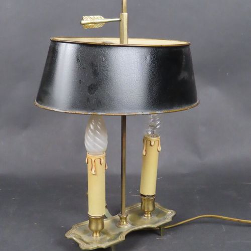 Null Petite lampe bouillotte à deux lumières en bronze et laiton, abat-jour de t&hellip;