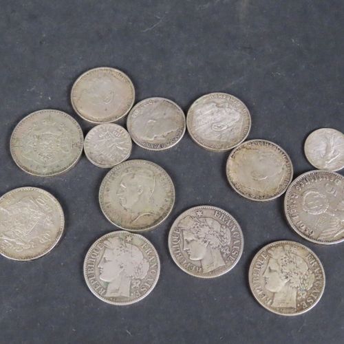 Null 一批银币：3 x 20 F 1934 年硬币和 1 x 1 F 1909 年比利时硬币、1 x 5 马克和 3 x 2 马克第三帝国硬币（20 世纪 &hellip;