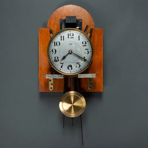 Null ODO Westmister clock to hang on carillon circa 1930

Presents 8 hammers.


&hellip;