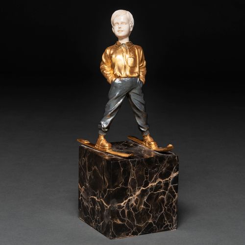 Null "Niño Esquiador" Figura crisolefantina realizada en bronce dorado. Siglo XX&hellip;