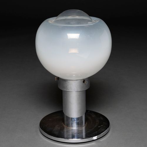 Null Lampe de table en verre avec pied circulaire en métal chromé. Siglo XX
36 x&hellip;