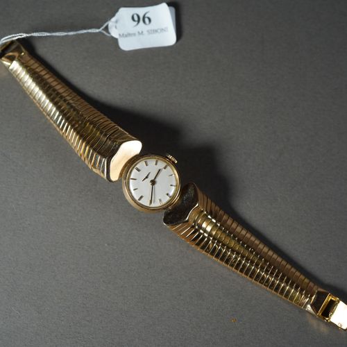 Null 96- LONGINES

Montre-bracelet de dame en or jaune

Poignet : 16,5

Pds brut&hellip;