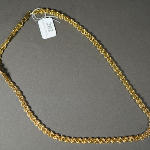 Null 202- Collier en or à maillons plats

Pds : 10,75 g